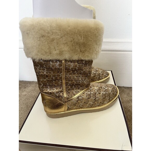 New In Box Coach Nikole Gold Metallic Roll Down 9M Shearling Logo Lined Boots - Picture 10 of 12
